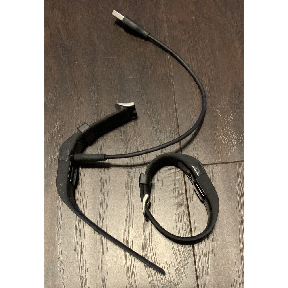 FITBIT 405 Black Activity Tracker Size Small X 2 Only 1 Charger